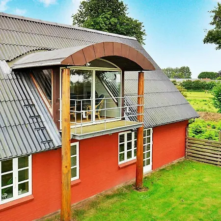 Дом отдыха Five-bedroom Holiday In *
