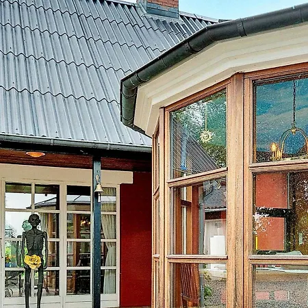 Five-bedroom Holiday In Дом отдыха *