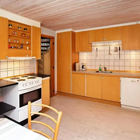 Five-bedroom Holiday In Дом отдыха *