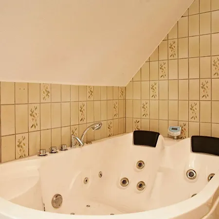 Five-bedroom Holiday In